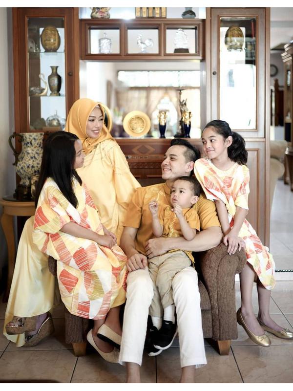 Tahun Bersama, Ini 6 Momen Rionaldo Stokhorst dan Istri yang Selalu Harmonis (sumber:Instagram/rio.stokhorst)