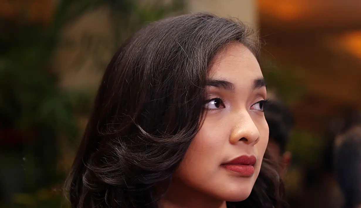 Ditemui di XXI Epicentrum, Jakarta Selatan, Selasa (6/10/2015), Tika mengaku jika mendapatkan tawaran di satu judul film, ia tak akan mengambil film lainnya dalam waktu bersamaan atau juga dalam jeda singkat. (Nurwahyunan/Bintang.com)