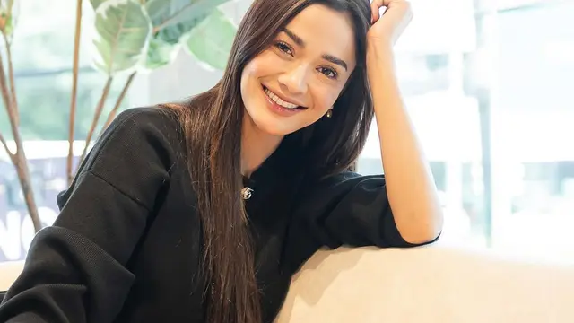 5 Potret Andi Annisa Iasyah Berbalut Baju Hitam, dari Casual hingga Sporty yang Trendy