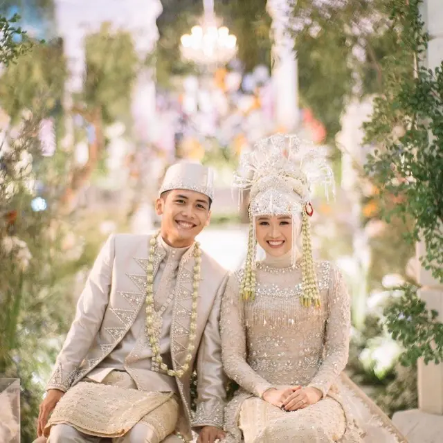 Potret 6 Pasangan Artis Menikah Pakai Baju Adat Betawi, Bikin Pangling