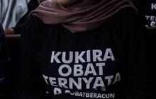 FOTO: Wajah Kecewa Solihah saat Sidang Gugatan Korban Gangguan Ginjal Ditunda karena Alasan Administrasi