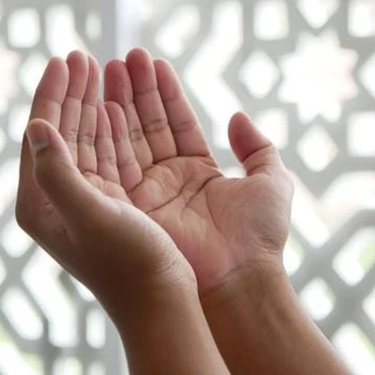 Doa Bulan Rajab Lengkap Arab, Latin, dan Artinya: Amalan Pembuka Menuju Ramadan