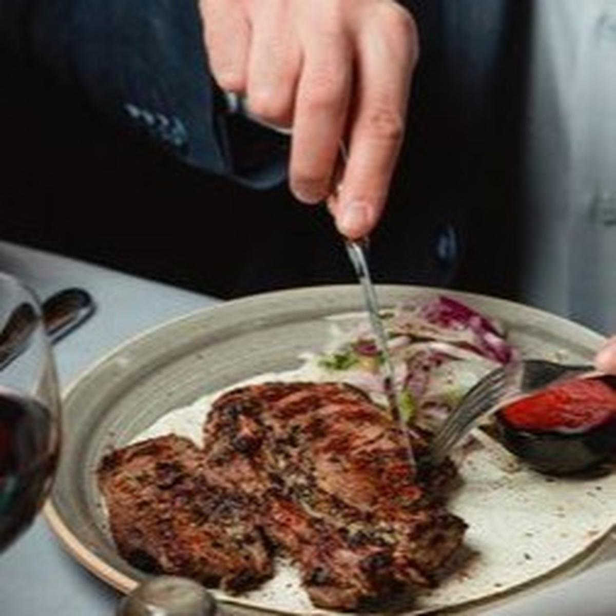 Jenis Daging dan Tingkat Kematangan Steak, Memahami Keunikan Setiap Potongan dan Teknik Memasak