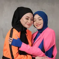 6 Momen Nathalie Holscher Peluk Rangkul Putri Delina, Dikabarkan Berseteru (IG/nathalieholscher)