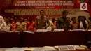 Kapolda Metro Jaya Rijen Pol Nana Sujana (tengah) bersama Menteri ATR/BPN Sofyan A. Djalil (kanan) saat rilis kasus sindikat mafia tanah di Jakarta, Rabu (12/2/2020). (merdeka.com/Imam Buhori)