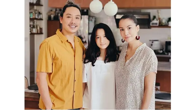 6 Potret Kebersamaan Nadya Hutagalung Bareng Anak Bungsunya, Bak Kakak Adik