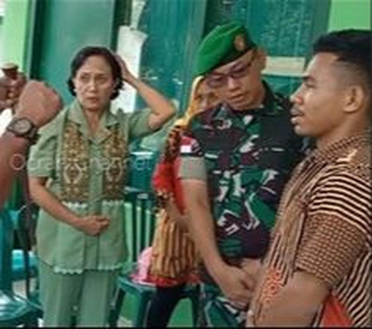 Di unggahan yang lain, Joni juga membagikan video merekam momen saat ia tengah mendapat arahan dari Brigjen Joao.