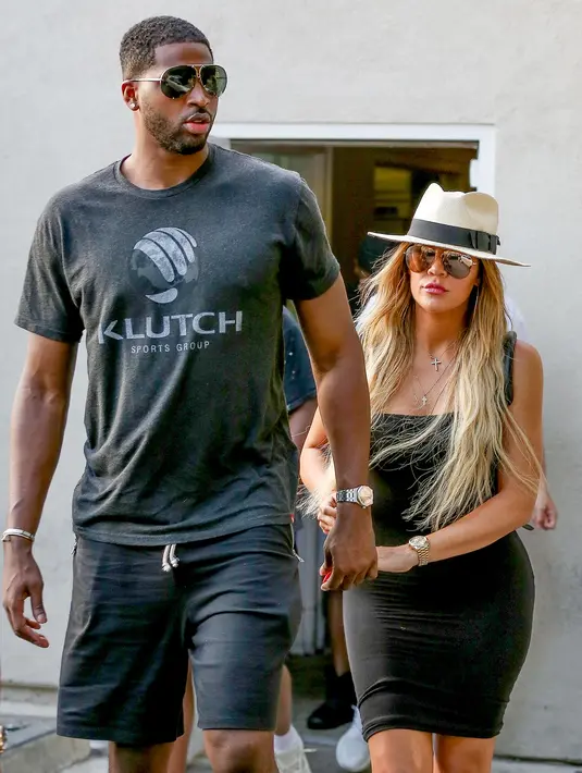Namun beberapa waktu lalu, Khloe Kardashian pun sudah terlihat kembali kencan dengan Tristan Thompson. (USWeekly)