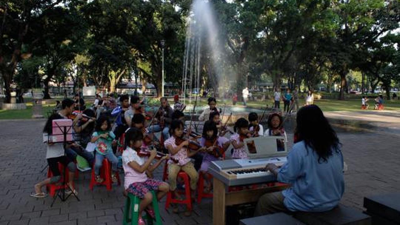 Kegiatan komunitas musik Taman Suropati di bulan Ramadan