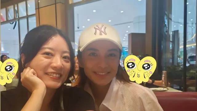 Gaya Leonny dan Chelsea saat Tak Sengaja Berjumpa (Foto: Instagram @leonyvh)