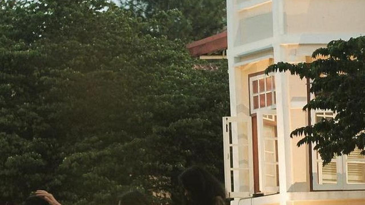 Kafe di Lembang Ini Bawa Suasana Bandung Tahun 1800-an, Dulunya Rumah Pengusaha Susu Eropa Paling Sukses