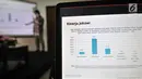 CEO SMRC Djayadi Hanan memaparkan grafik hasil survei nasional Tren Elektabilitas Capres, Jakarta, Minggu (7/10). Tren elektabilitas Jokowi terus menguat dibanding Prabowo dengan poin 60,2 persen. (Merdeka.com/Iqbal S Nugroho)