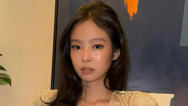 Potret Jennie BLACKPINK Pertama Kali Hadiri Paris Houte Couture Week 2025.(instagram/jennierubyjane)