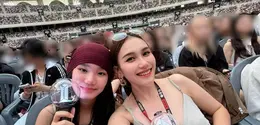 Sebagai army sejati, Ayu Ting-Ting dan Bilqis tak melewatkan konser world tour pertama BTS di Busan [@ayutingting92]