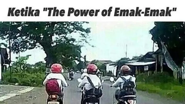 Kumpulan Meme Ibu-Ibu Naik Motor di Jalan Raya, Dijamin Bikin Cekikikan (ist)