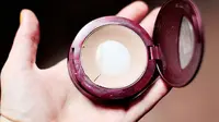 Wajah Berjerawat Bisa Tetap `Makeup` dengan Trik Ini