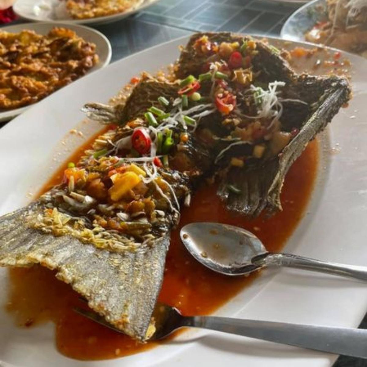 Terapung rimba restoran sas Langkawi's 'siakap'