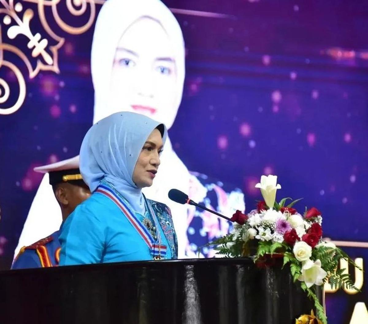 "Gunakan waktumu selama mengikuti pendidikan untuk tetap fokus belajar dan berlatih, serta mengembangkan sikap moral sebagai prajurit Sapta Marga dengan sebaik-baiknya," pesan Ibu Bertiana kepada Taruna-Taruni. <br>