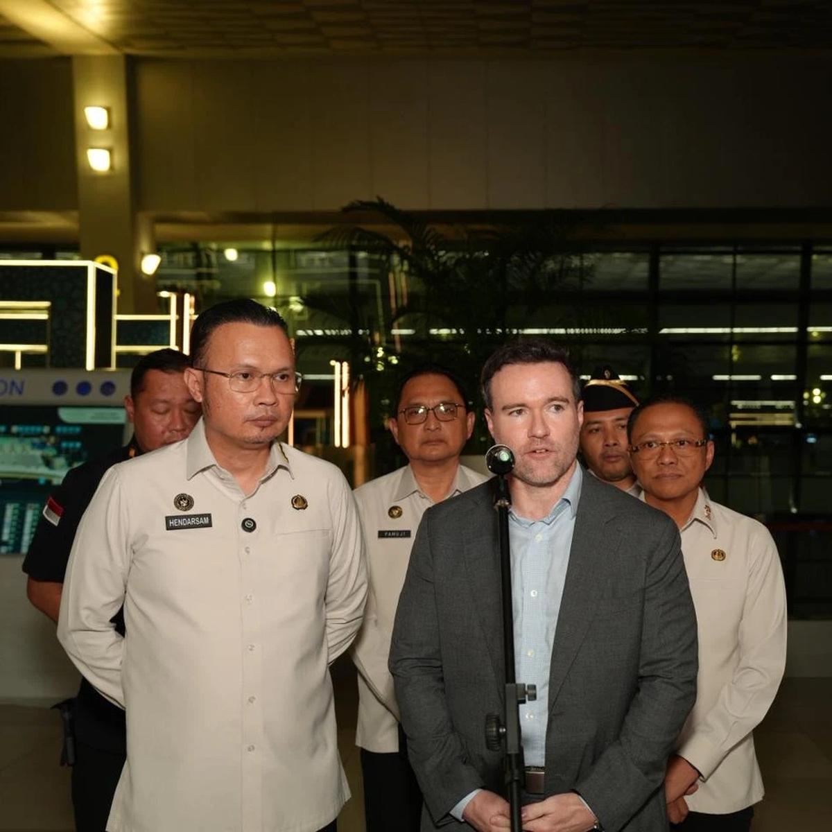 Penangkapan Buronan Amerika Serikat