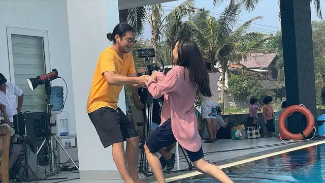 Bintang Love Story The Series syuting di Pelabuhan Ratu (Foto: Instagram @f.muchtar360)