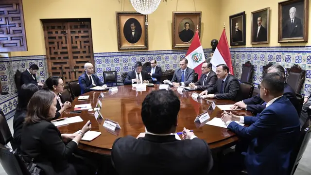 Pertemuan bilateral antara Menteri Luar Negeri RI, Retno Marsudi dengan Menteri Luar Negeri Peru, Néstor Francisco Popolizio Bardales di Lima (23/5) (Kementerian Luar Negeri RI)