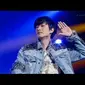 Momen saat Eunhyuk jatuh di atas panggung dalam acara musik ternama Inkigayo akhirnya beredar luas di dunia maya.