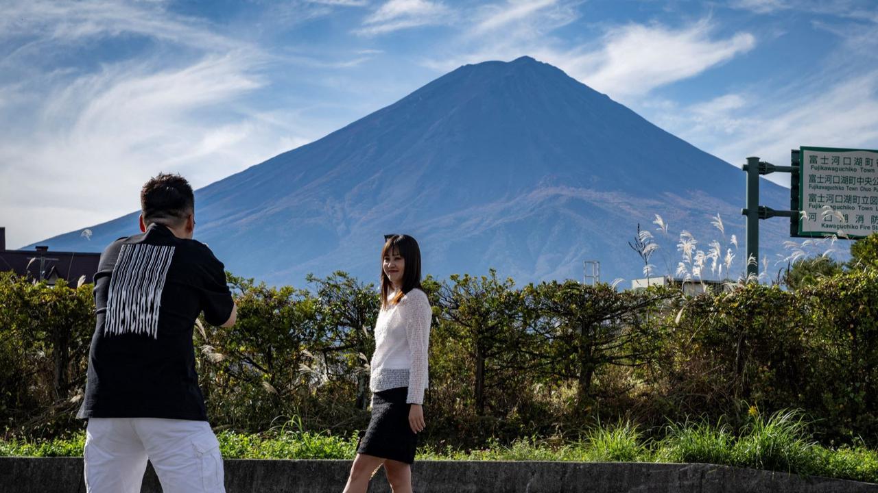 FOTO: Krisis Iklim Makin Nyata, Puncak Gunung Fuji Telat Bersalju untuk Pertama Kali Sejak 130 Tahun