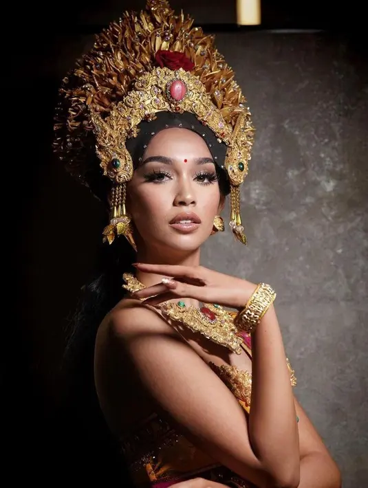 Diketahui, Sophia akan membawa total 60 outfit untuk menunjang penampilannya selama kompetisi berlangsung.