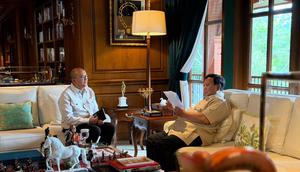 Presiden Prabowo Subianto menerima Kepala BPI Danantara sekaligus Menteri Investasi dan Hilirisasi Rosan Roeslani di Hambalang, Bogor, pada Minggu sore, 4 Januari 2026. (Foto: setkab)