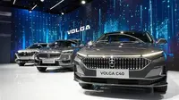 Volga C40, K30, dan K40 dipamerkan di suatu pameran otomotif di Nizhny Novgorod, Rusia sebagai penanda bangkitnya merek tersebut dari tidur panjang. (Moscowach)