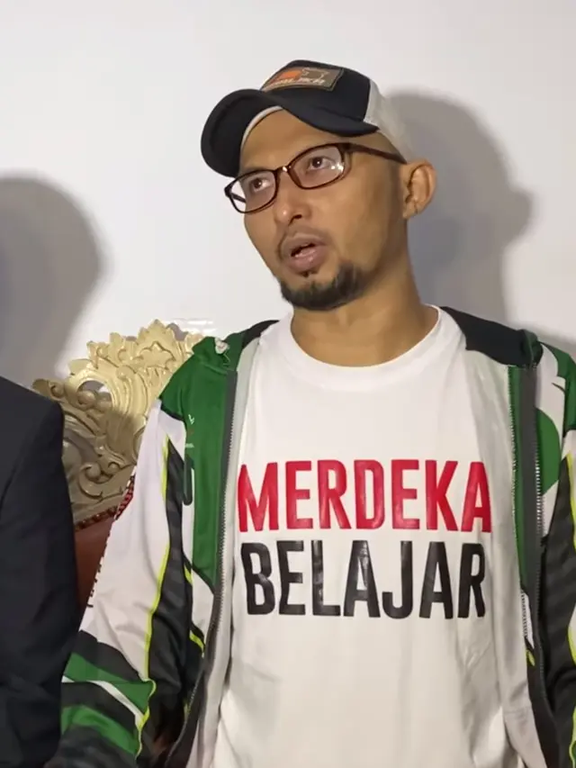 Andre Irawan menyampaikan tanggapan terkait gugat cerai Roro Fitria. (Foto: Dok. YouTube Intens Investigasi)