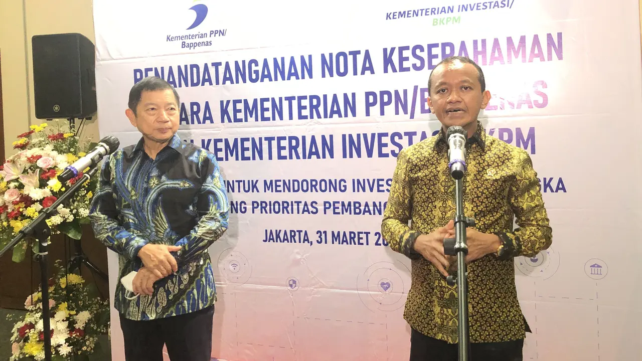 Kementerian PPN/Bappenas dan Kementerian Investasi/BKPM menandatangani MoU Mendorong Investasi dalam rangka Mendukung Prioritas Pembangunan Nasional, di Gedung Bappenas, Menteng, Jakarta Pusat, Kamis (31/3/2022).