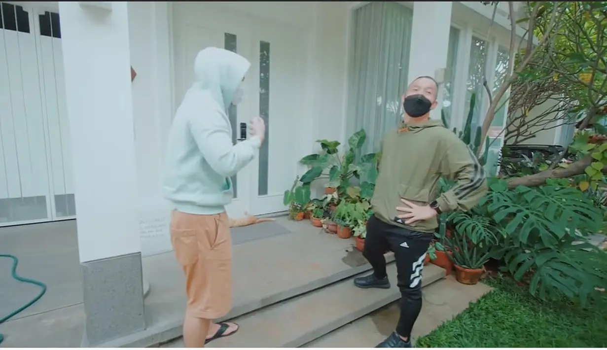 Rumah Ernest Prakasa (Youtube/Raditya Dika)