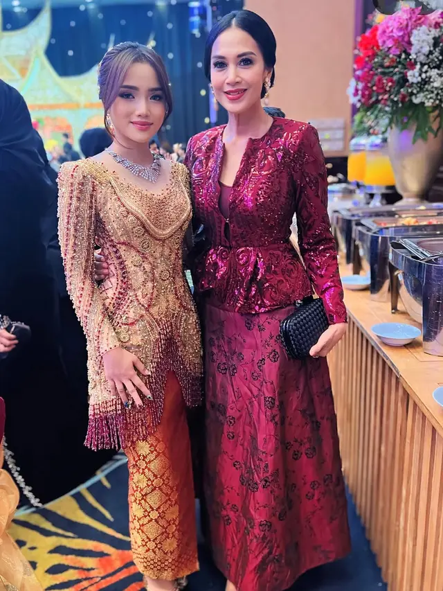 Outfit Kondangan Ala Diah Permatasari (Foto: Instagram @dps_diahpermatasari)