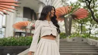 5 Pesona Fanny Ghassani Berbalut Outfit Putih, Aura Menawan Bak Bidadari
