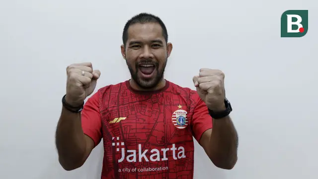 Kapten Persija Jakarta, Andritanya Ardhiyasa, bergaya pada BOLA Esports Challenge di Kantor KLY, Jakarta, Jumat (26/6/2020).