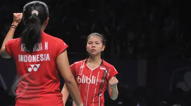 Ekspresi Nitya/Greysia saat mendapat poin melawan ganda putri Tiongkok di perempat final BCA Indonesia Open Superseries Premier 2015, Jakarta, Jumat (5/6/2015). Nitya/Greysia mengalahkan ganda putri Tiongkok Luo Ying/Luo Yu. (Liputan6.com/Herman Zakharia)