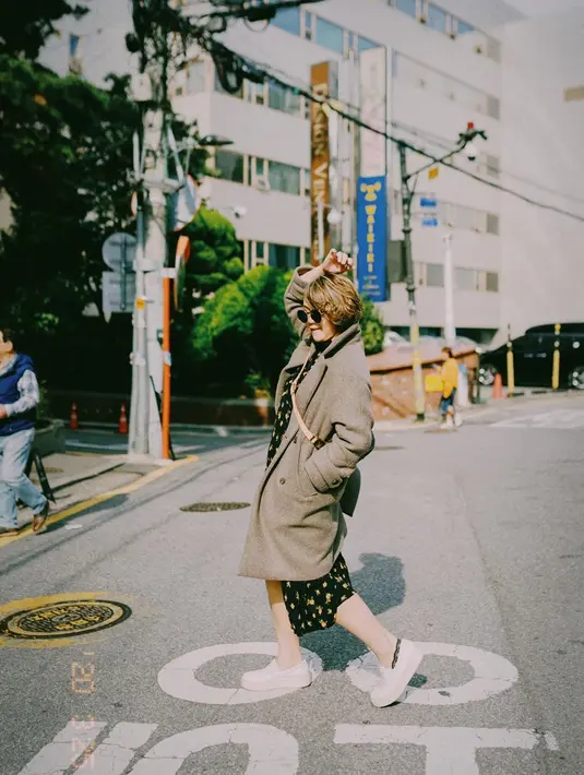 Bicara soal godaan atau gangguan, Sissy menggatakan bahwa hal itu berasal dari kedua anaknya. Terlebih saat ia harus siaran di pagi hari dan kemudian buah hatinya sudah bangun tidur. (Instagram/sysiio)