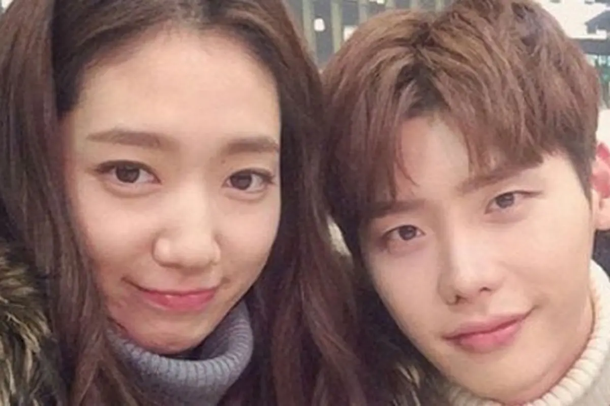 [Bintang] Park Shin Hye dan Lee Jong Suk