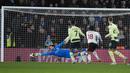 Southampton langsung mendapat peluang matang pada menit ke-7. Tembakan Duje-Caleta Car masih mampu ditepis kiper Manchester City, Stefan Ortega. (AP Photo/ Alastair Grant)