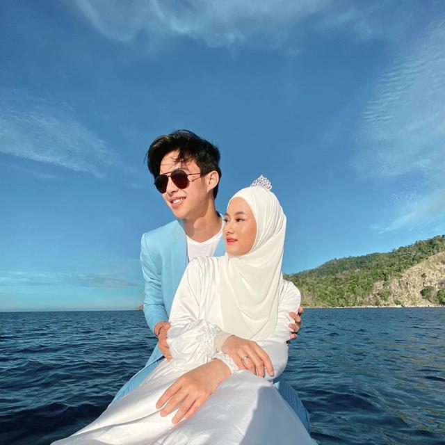 Pertama Kali Trip Bareng, Ini 6 Potret Personel Adam Musik Bersama Istri