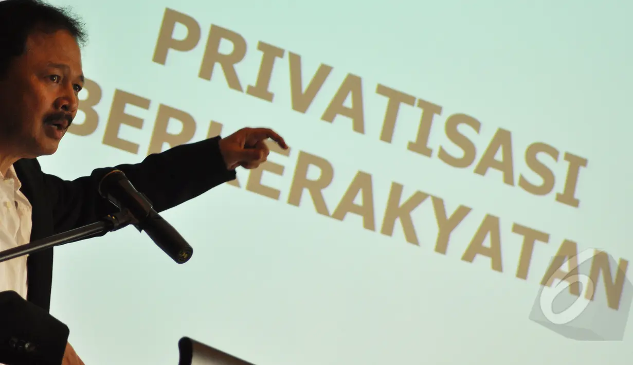 Dr Tito Sulistio memberikan penjelasan terkait buku yang ditulisnya saat peluncuran buku berjudul "Privatisasi Berkerakyatan" di Hotel Mandarin, Jakarta, Jumat (20/3/2015). (Liputan6.com/Faizal Fanani)