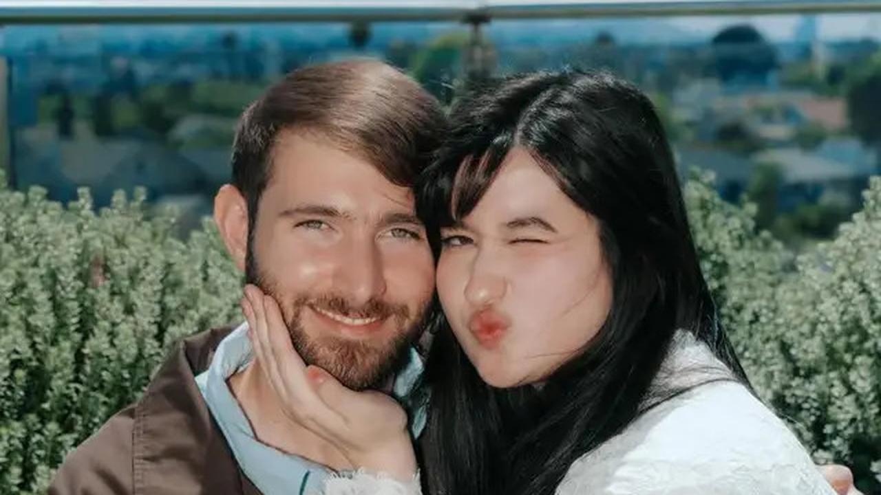 8 Potret Mantu Titi DJ, Suami Stephanie Poetri yang Tampil Nyentrik dan Unik