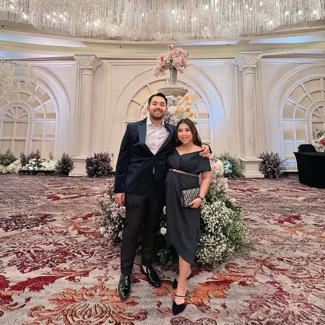 Kebiasaan dari Masa Pacaran, Sederet Potret Kiky Saputri dan Muhammad Khairi Hobi Baju Couple (credit: instagram/kikysaputrii).