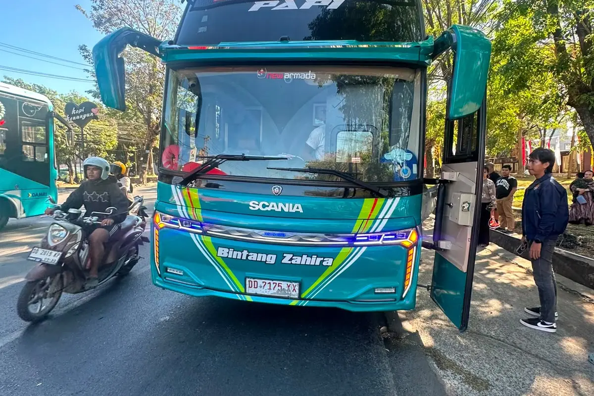 Kasus penumpang perempuan diduga dilecehkan kondektur bus. (Liputan6.com/Fauzan)