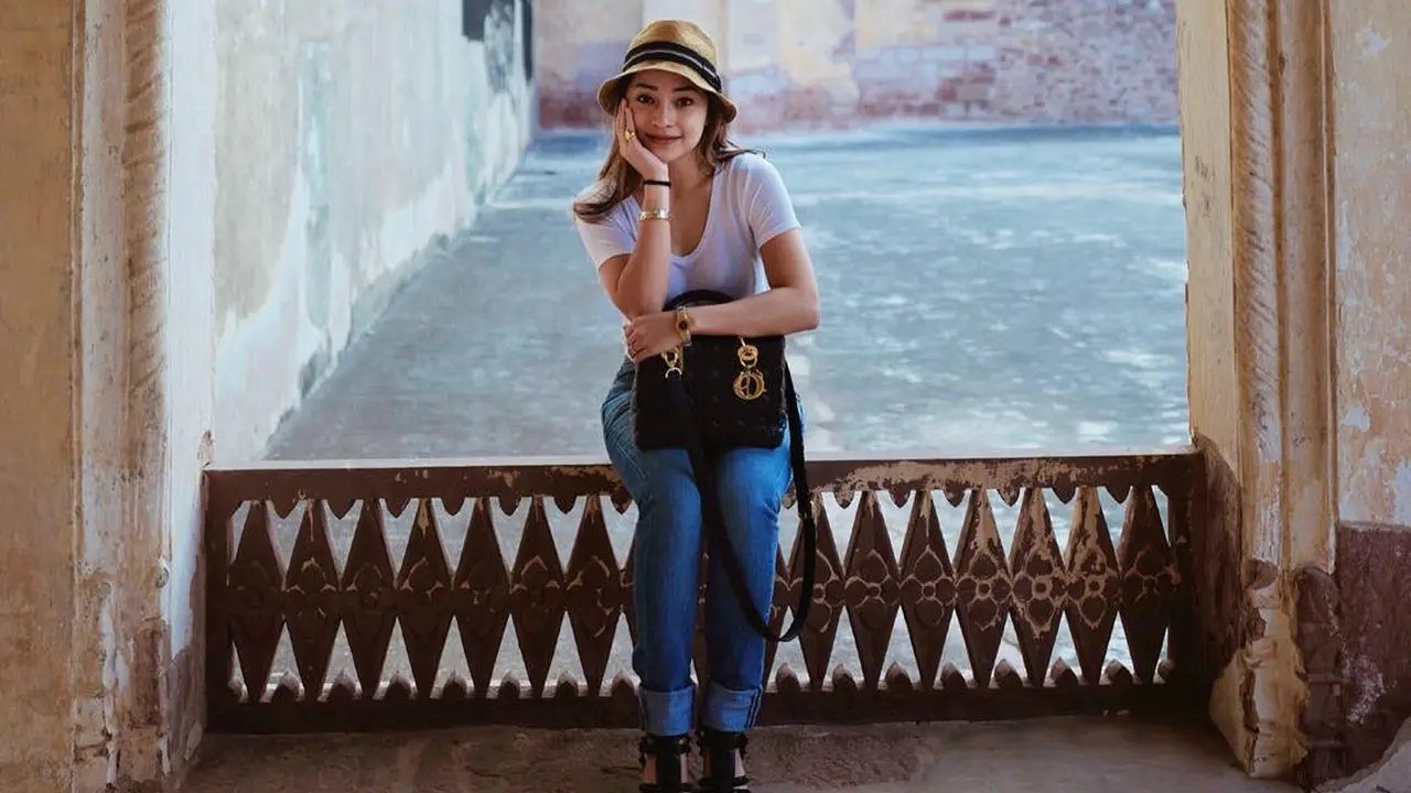 [Bintang] Kece Badai! Begini Gaya Nikita Willy Travelling ke Timur Tengah