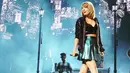 Bukan soal kisah cinta dan prestasinya di bidang musik, namun Taylor Swift baru saja menjadi bahan pembicaraan publik mengenai kasus pelecehan seksual yang ditujukan pada DJ David Mueller. (Instagram/taylorswift)