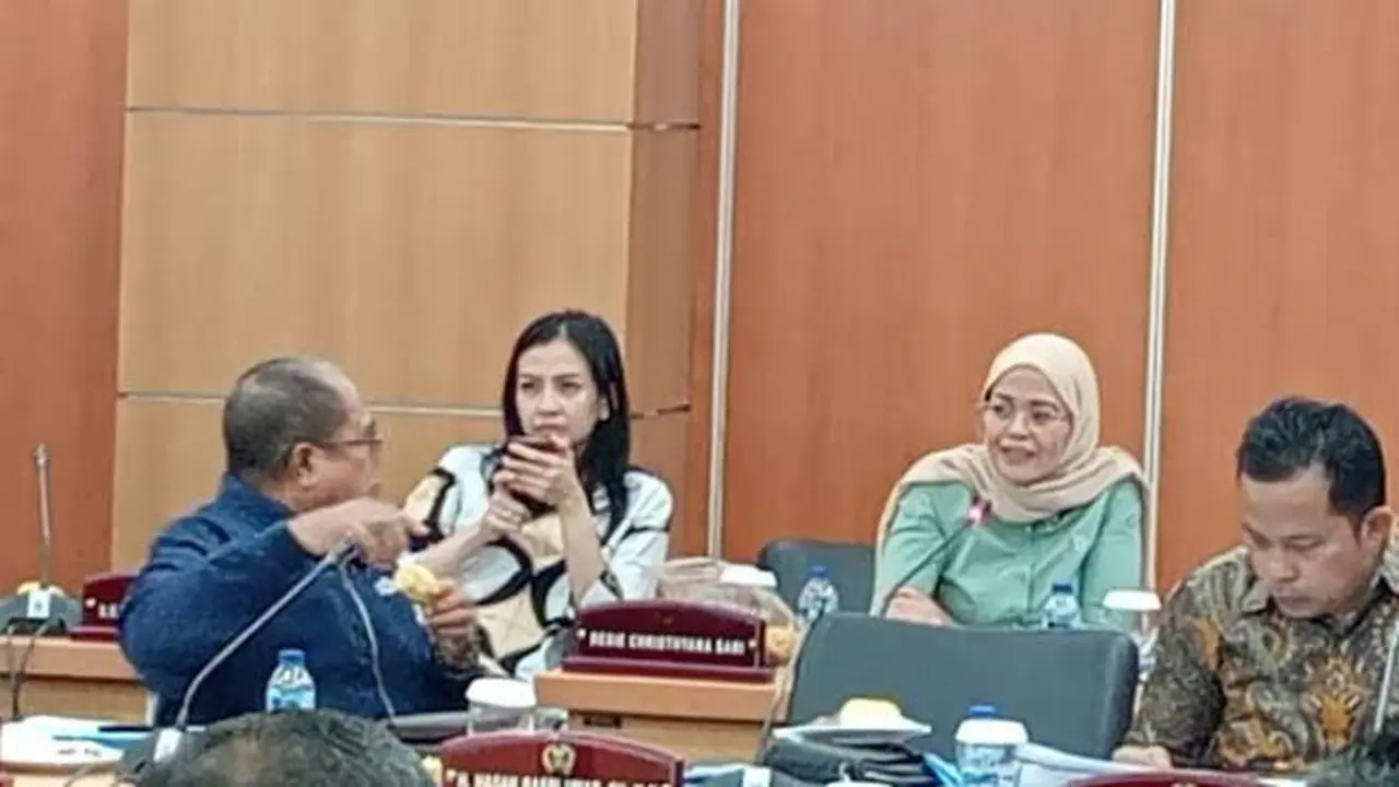 Ketua Fraksi Partai Demokrat di DPRD DKI Jakarta, Desie Christhyana Sari (kedua dari kanan) (Istimewa)