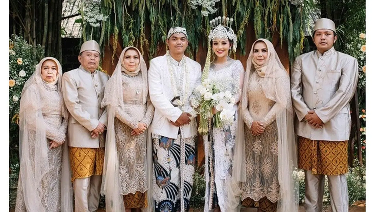 7 Momen Pernikahan Alfath Fathier dan Nadia Christina, Penuh Kebahagiaan