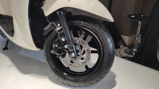 Yamaha Grand Filano Hybrid-Connected